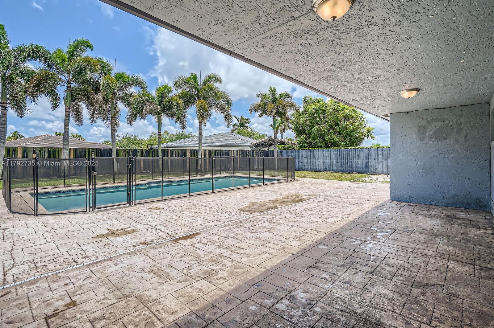 OAKS SOUTH - Residential