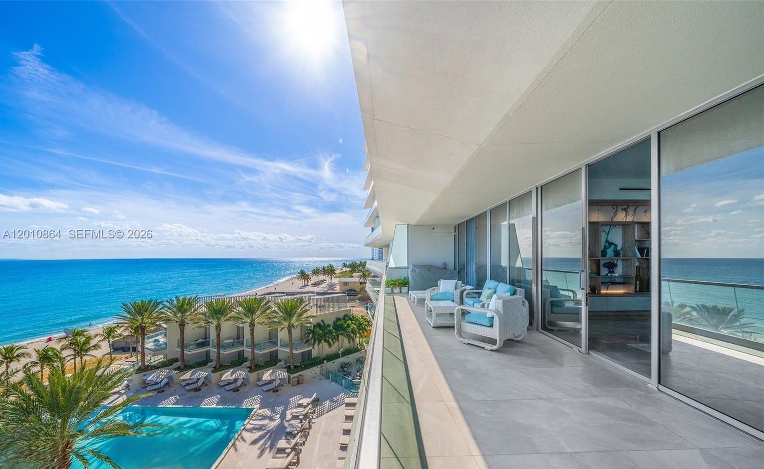 TURNBERRY OCEAN CLUB - Residential