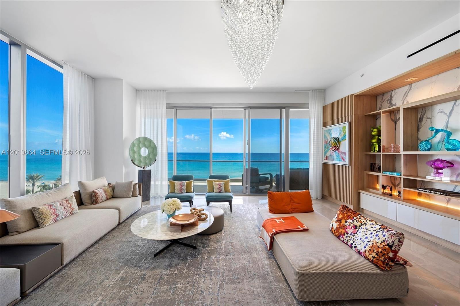 TURNBERRY OCEAN CLUB - Residential