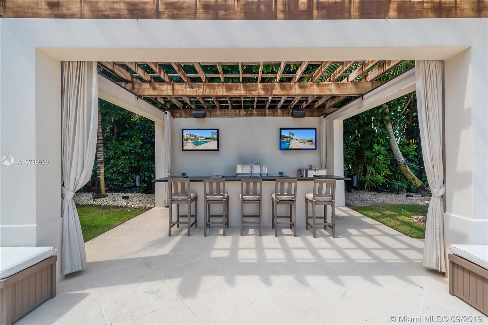 LA GORCE GOLF SUB - Residential