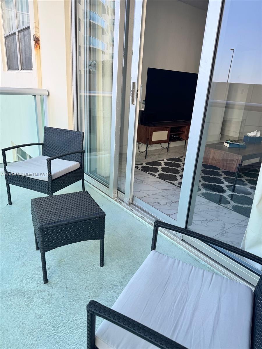 TIDES ON HOLLYWOOD BEACH - Residential