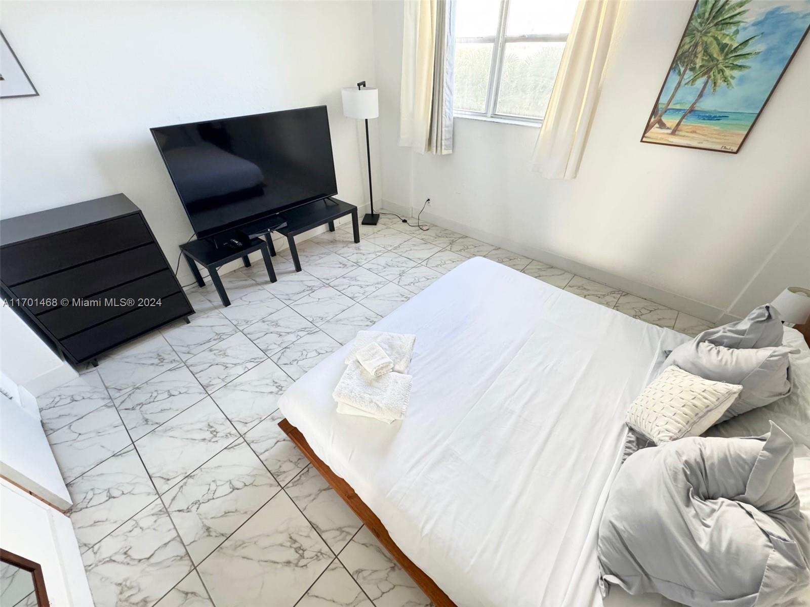TIDES ON HOLLYWOOD BEACH - Residential