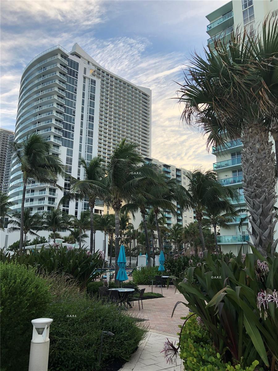 TIDES ON HOLLYWOOD BEACH - Residential