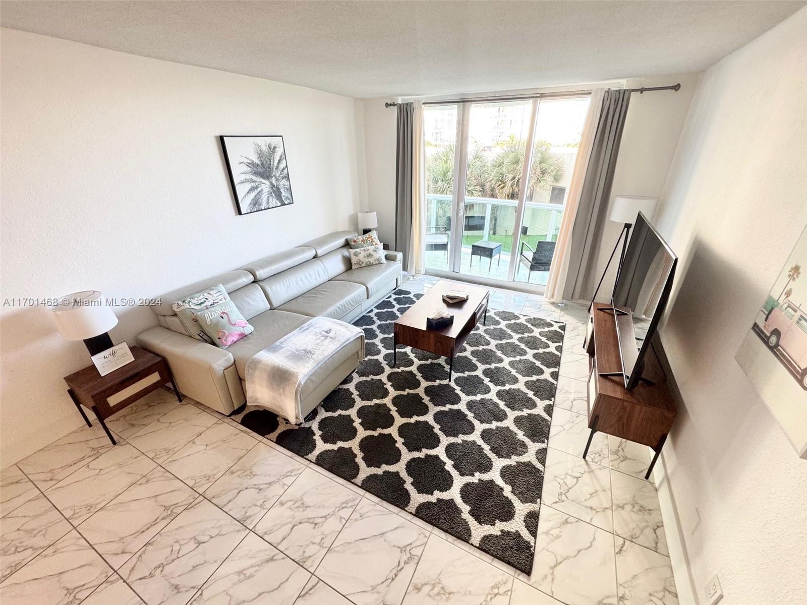TIDES ON HOLLYWOOD BEACH - Residential
