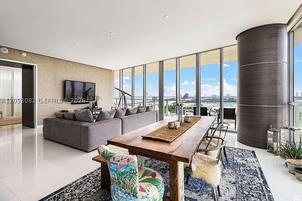 MARQUIS CONDO - Residential