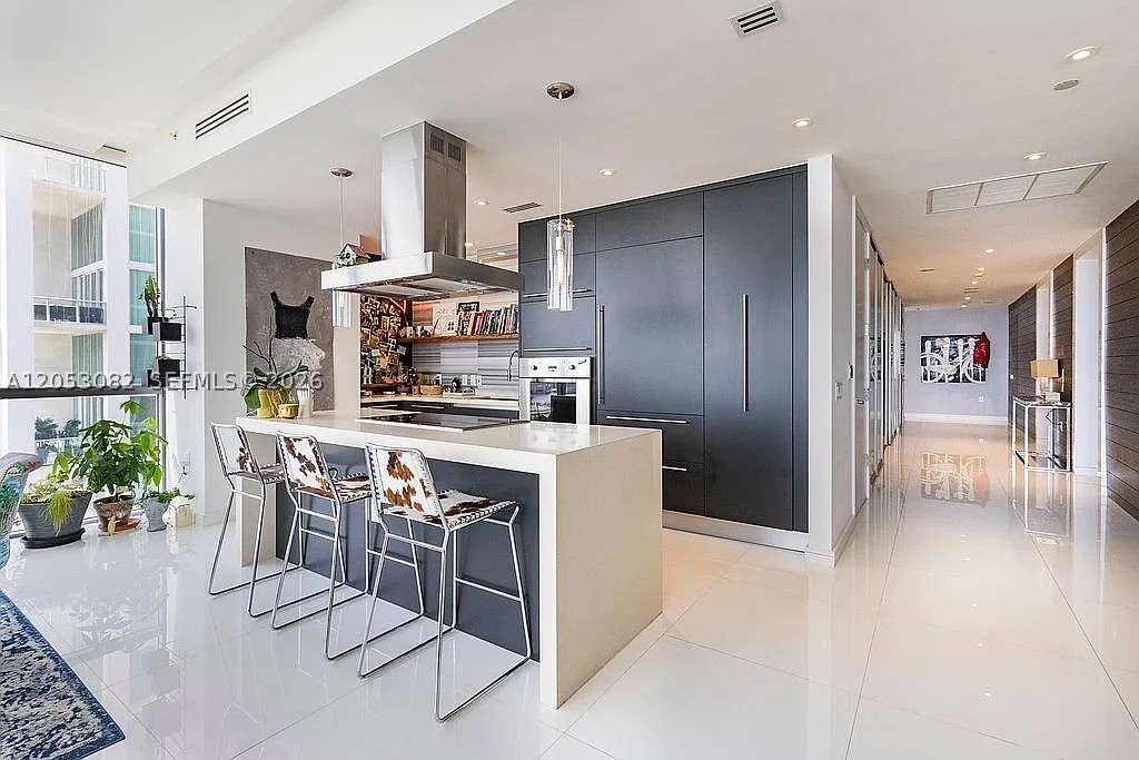 MARQUIS CONDO - Residential