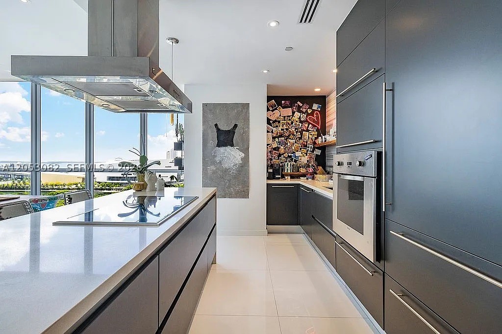 MARQUIS CONDO - Residential