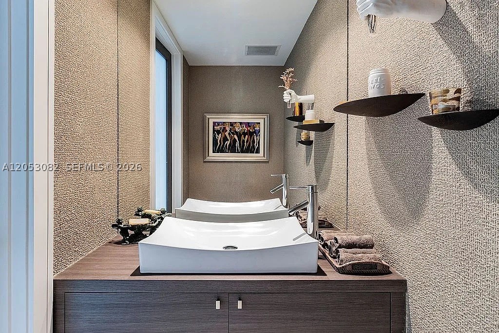 MARQUIS CONDO - Residential
