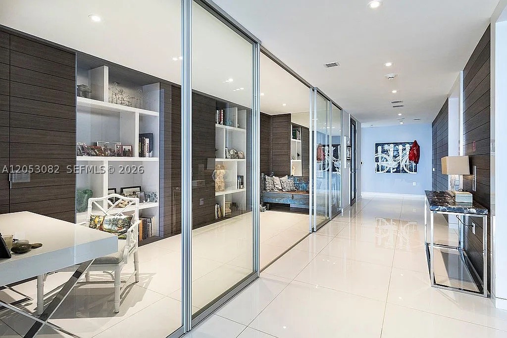 MARQUIS CONDO - Residential