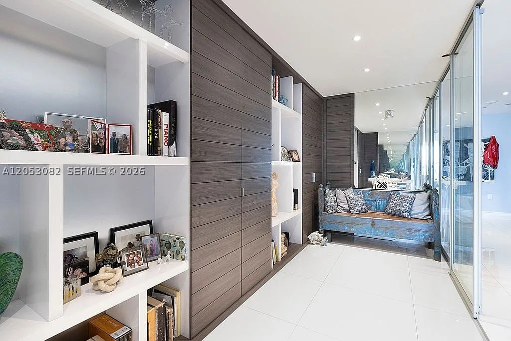 MARQUIS CONDO - Residential