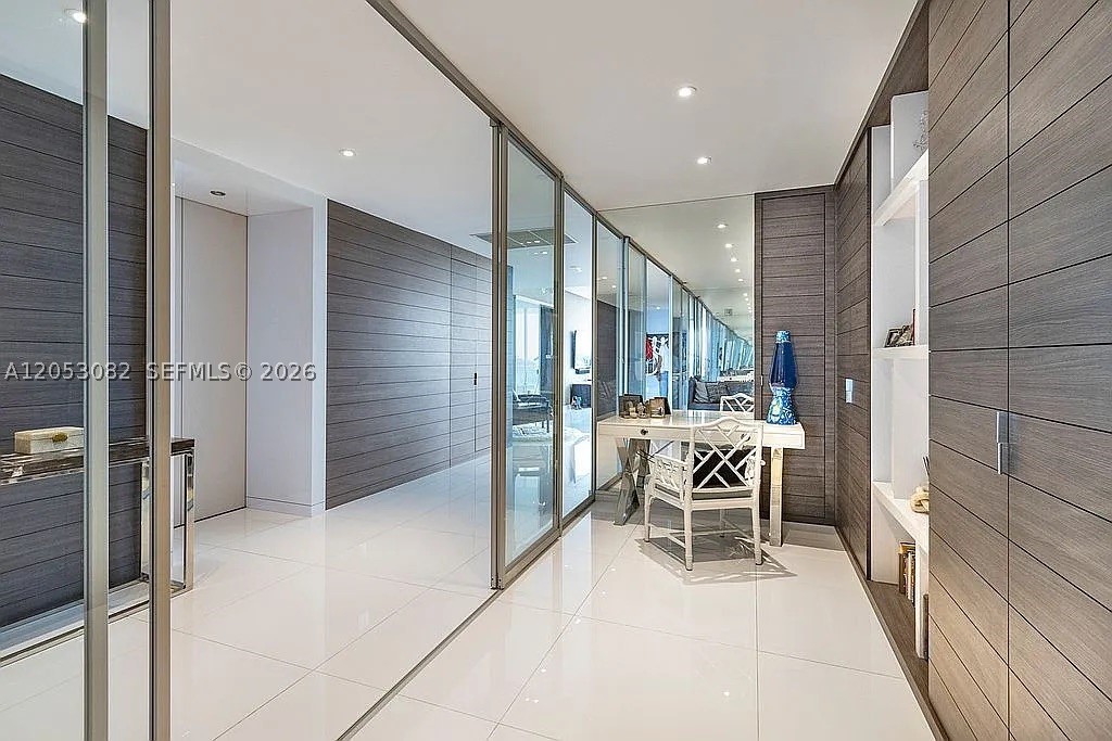 MARQUIS CONDO - Residential