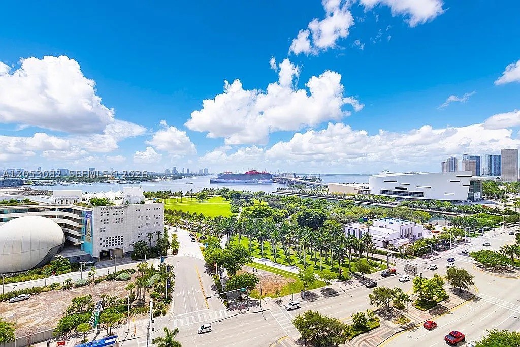 MARQUIS CONDO - Residential