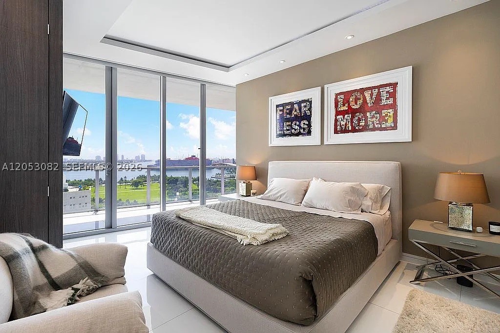 MARQUIS CONDO - Residential