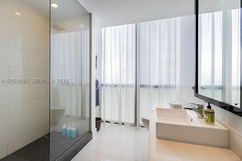 MARQUIS CONDO - Residential