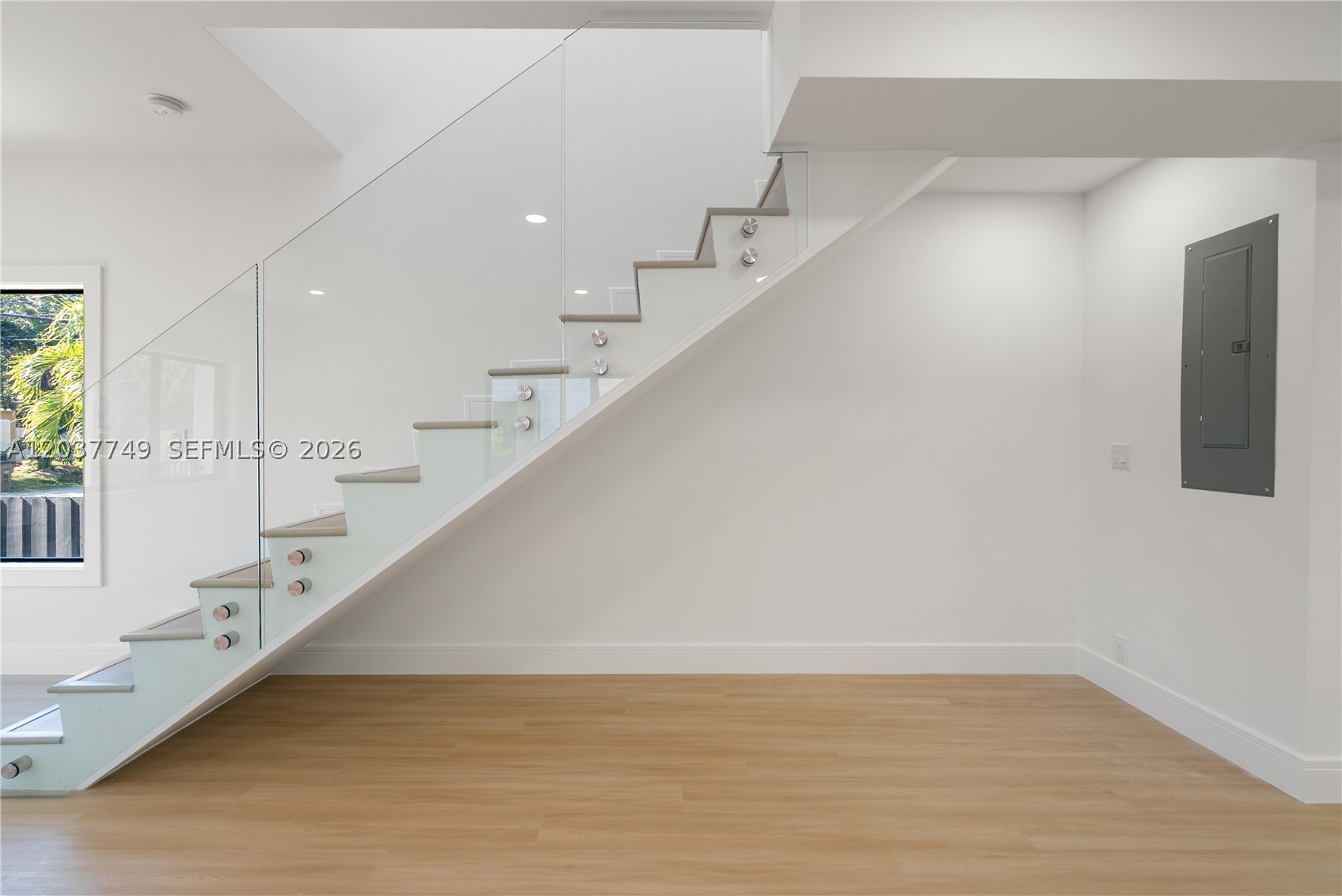 PARADISE POINT - Residential