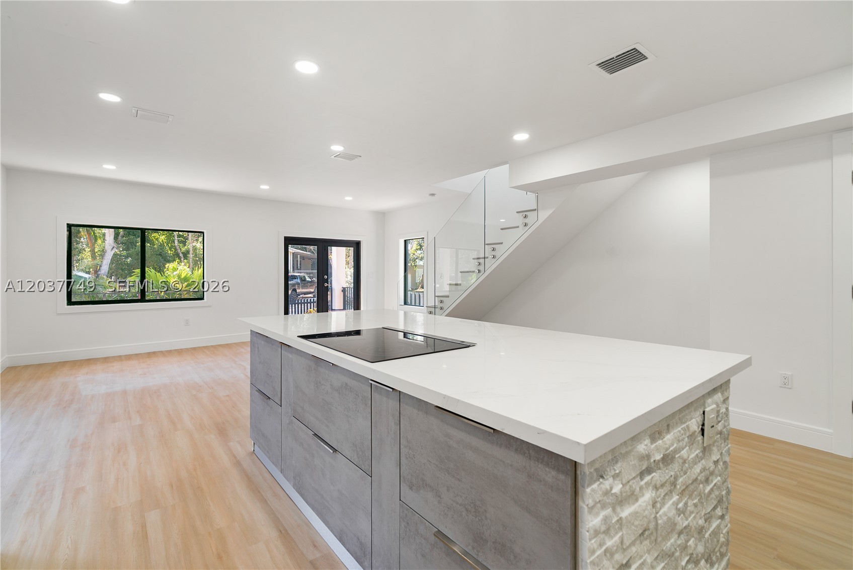 PARADISE POINT - Residential