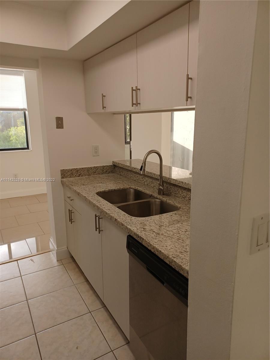 VERABELLA FALLS CONDO - Residential Lease