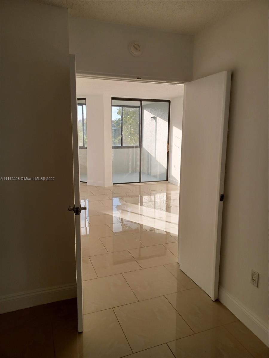VERABELLA FALLS CONDO - Residential Lease