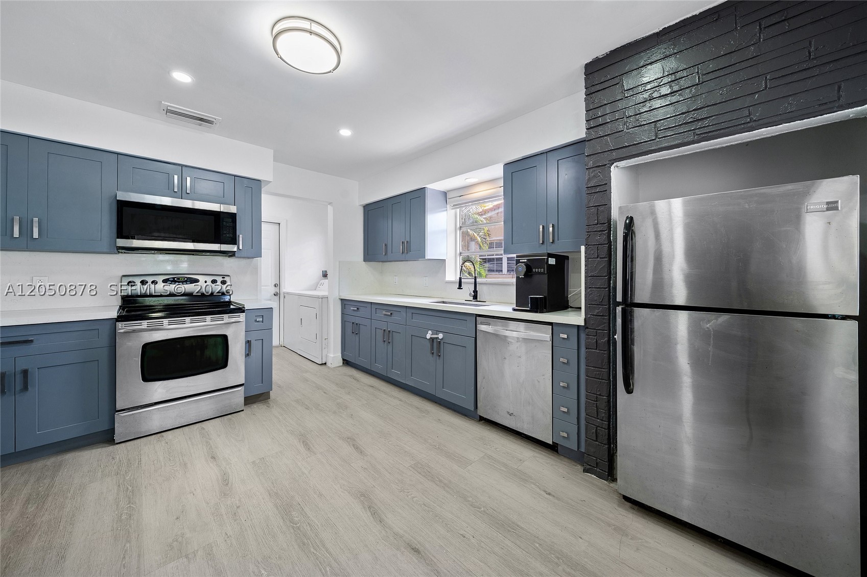 POINCIANA PK AMEN PL BLKS - Residential