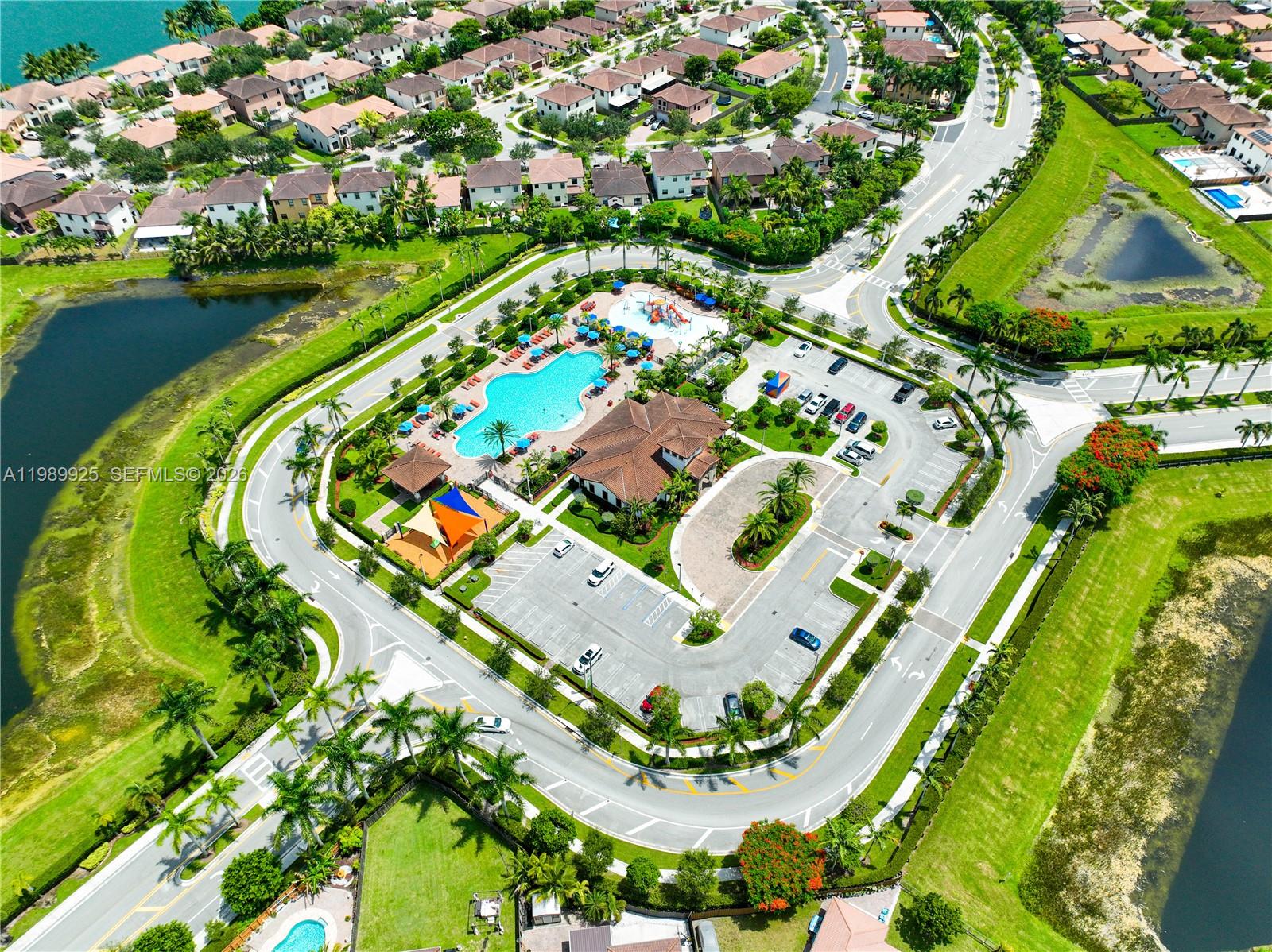 BAYWINDS OF FLORES - Residential