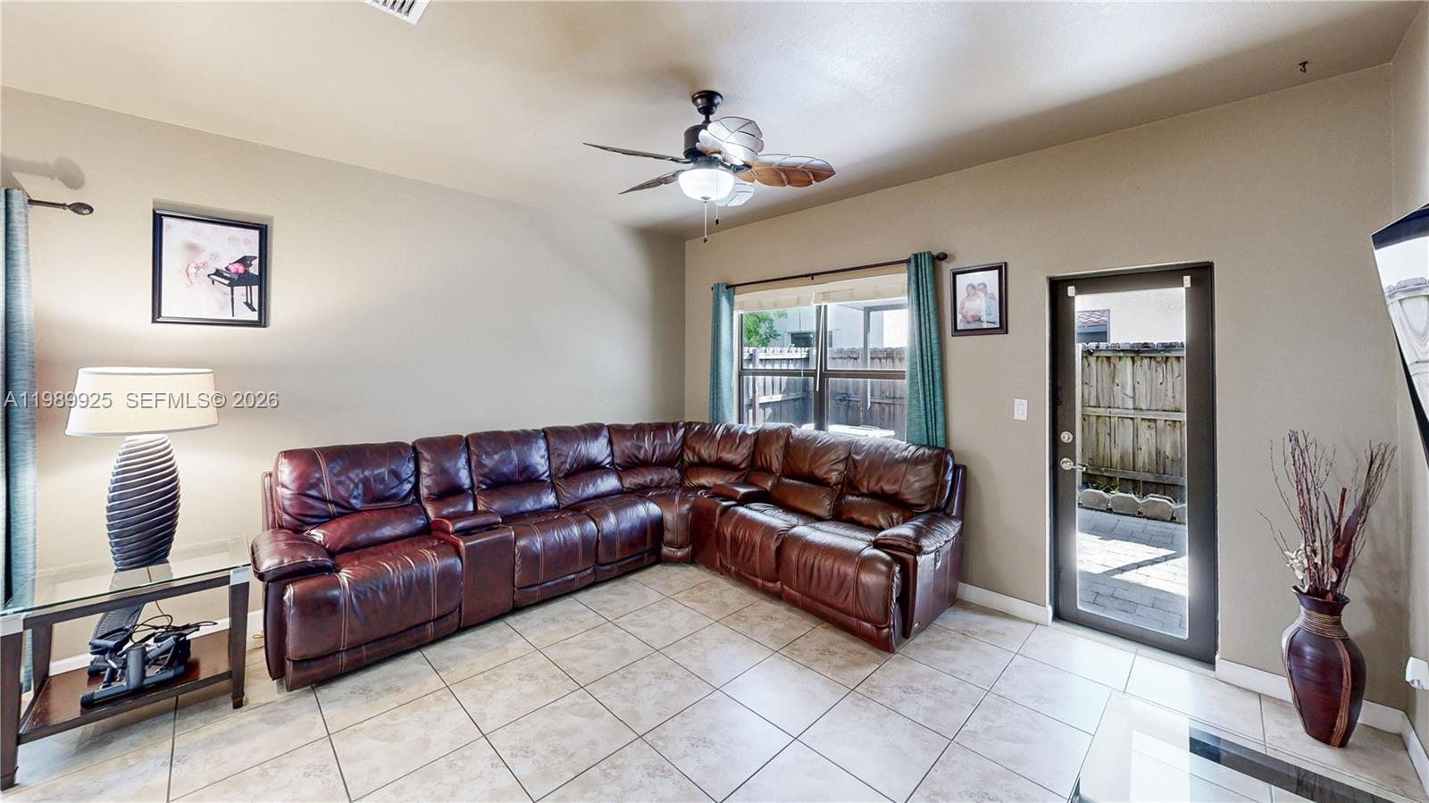 BAYWINDS OF FLORES - Residential