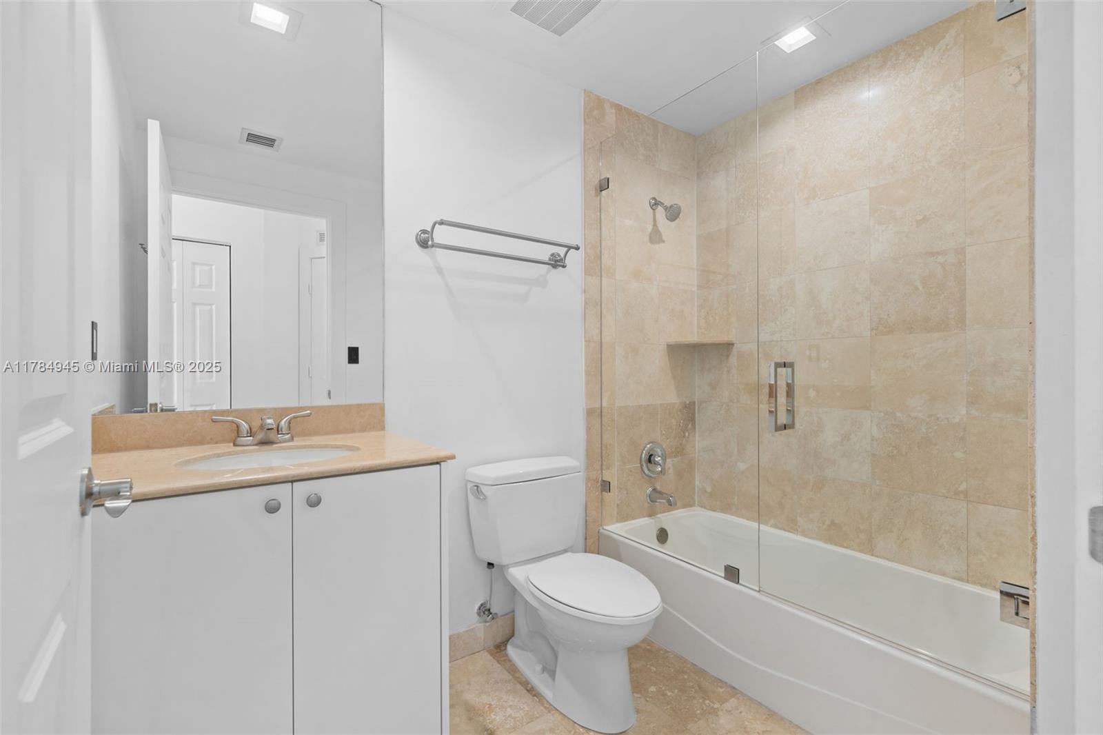 DUO CONDOMINIUM WEST - Residential Lease