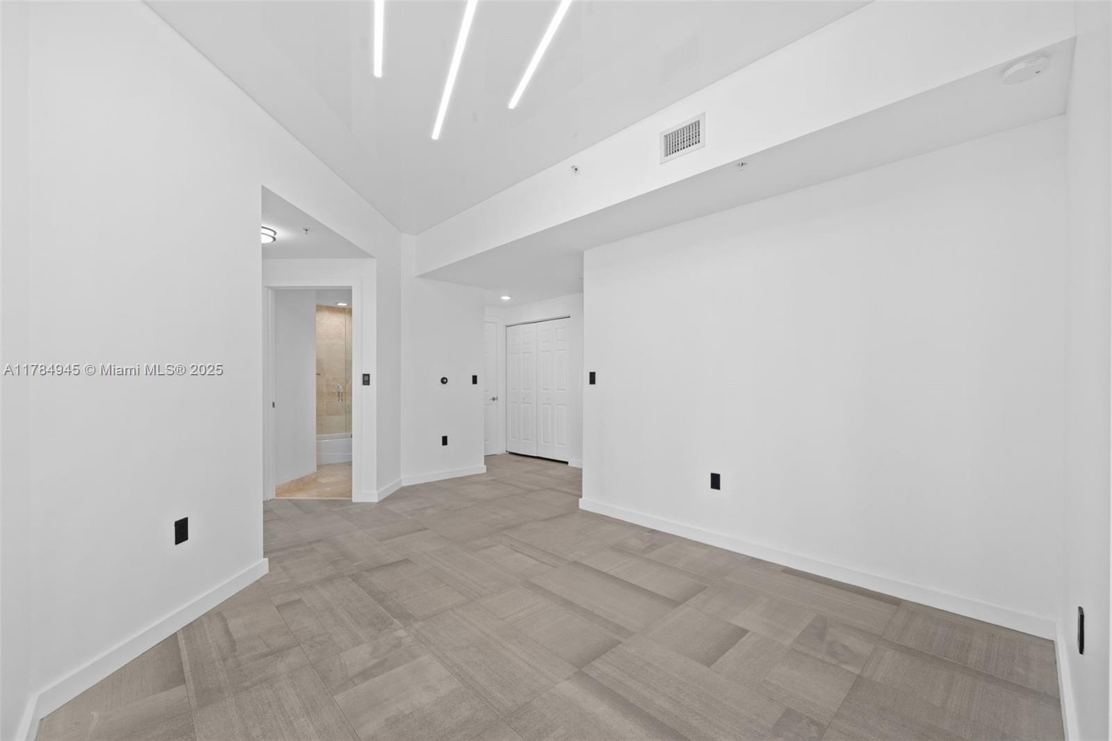 DUO CONDOMINIUM WEST - Residential Lease