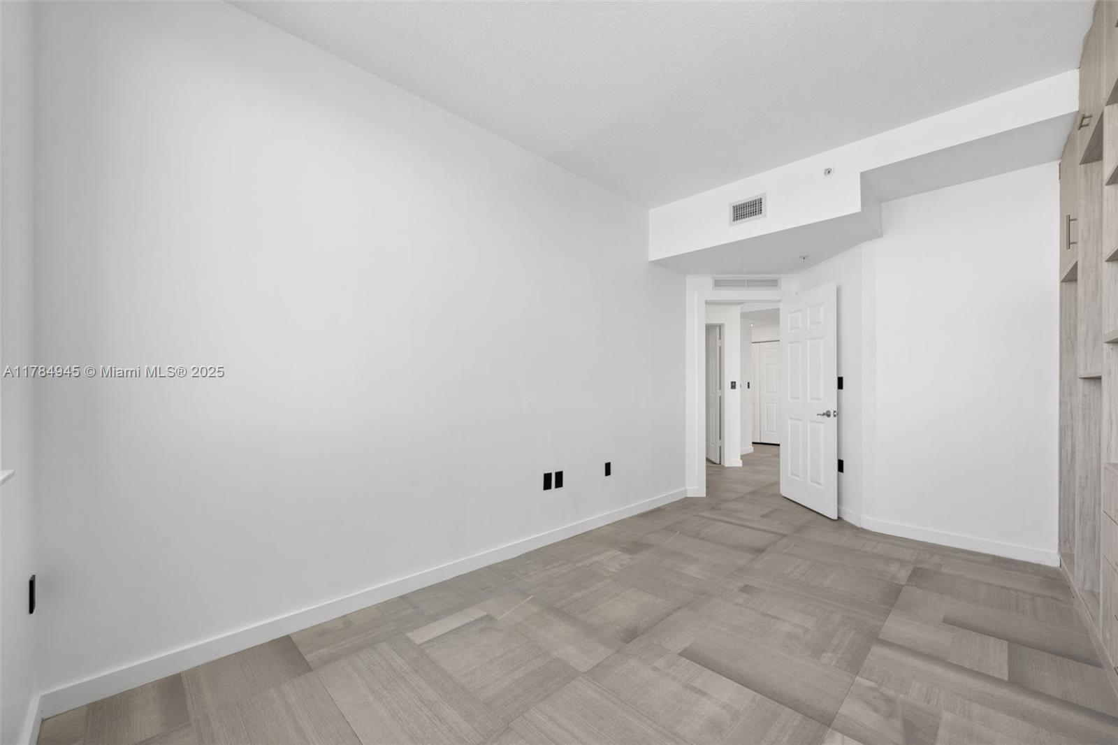 DUO CONDOMINIUM WEST - Residential Lease