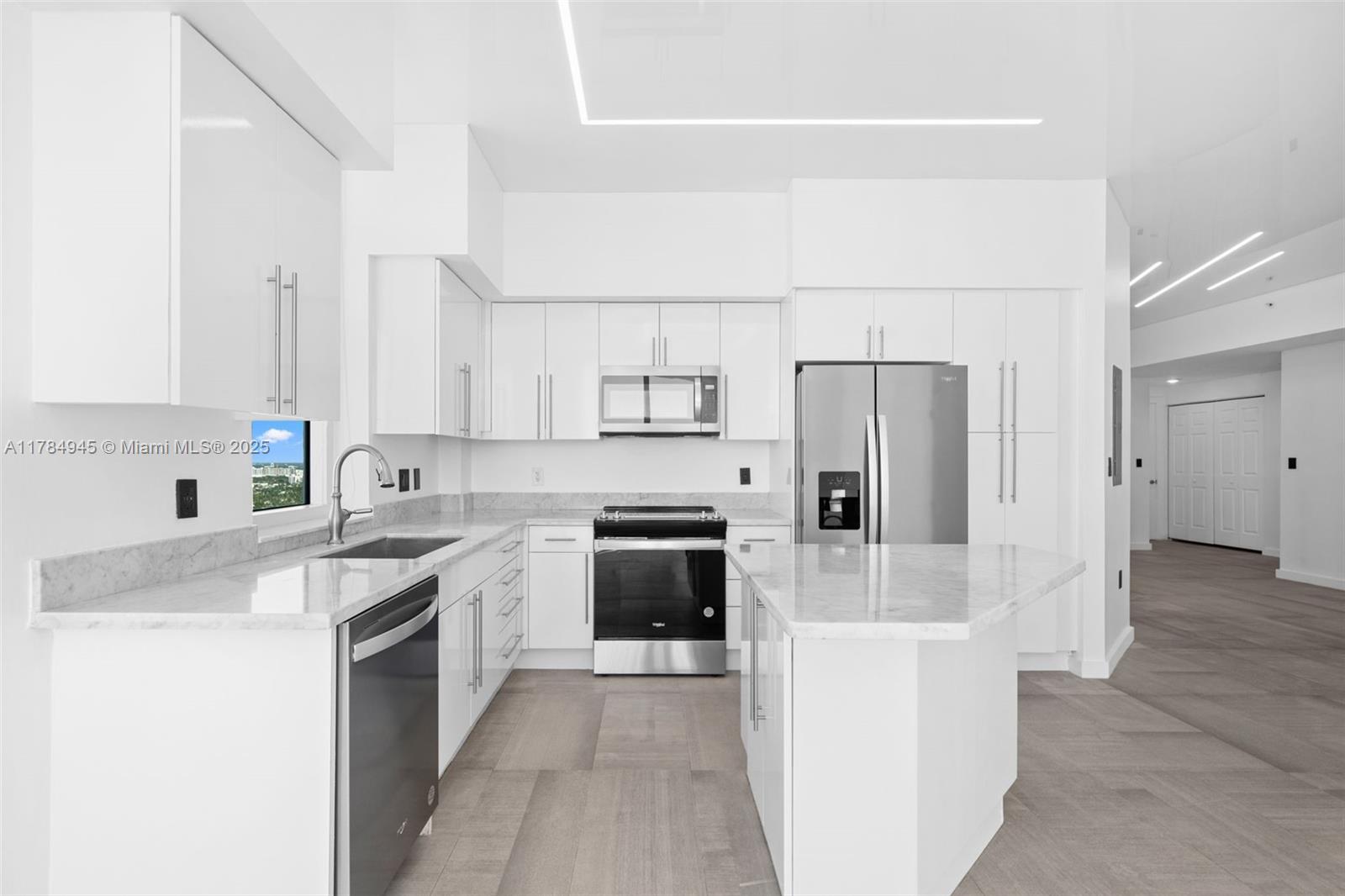 DUO CONDOMINIUM WEST - Residential Lease