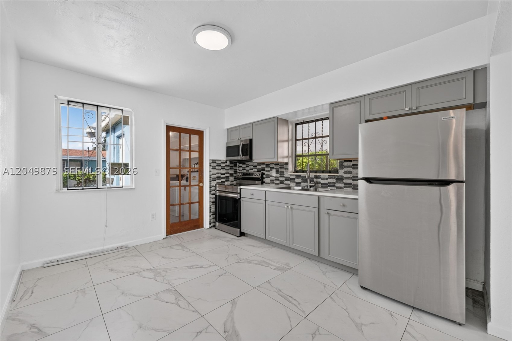 LONG ESTATES - Residential Lease
