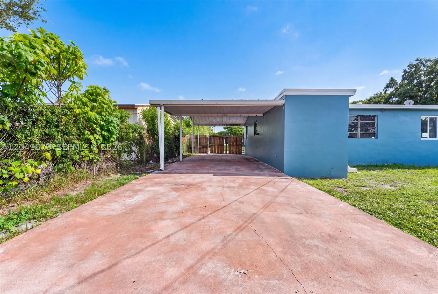 LONG ESTATES - Residential Lease