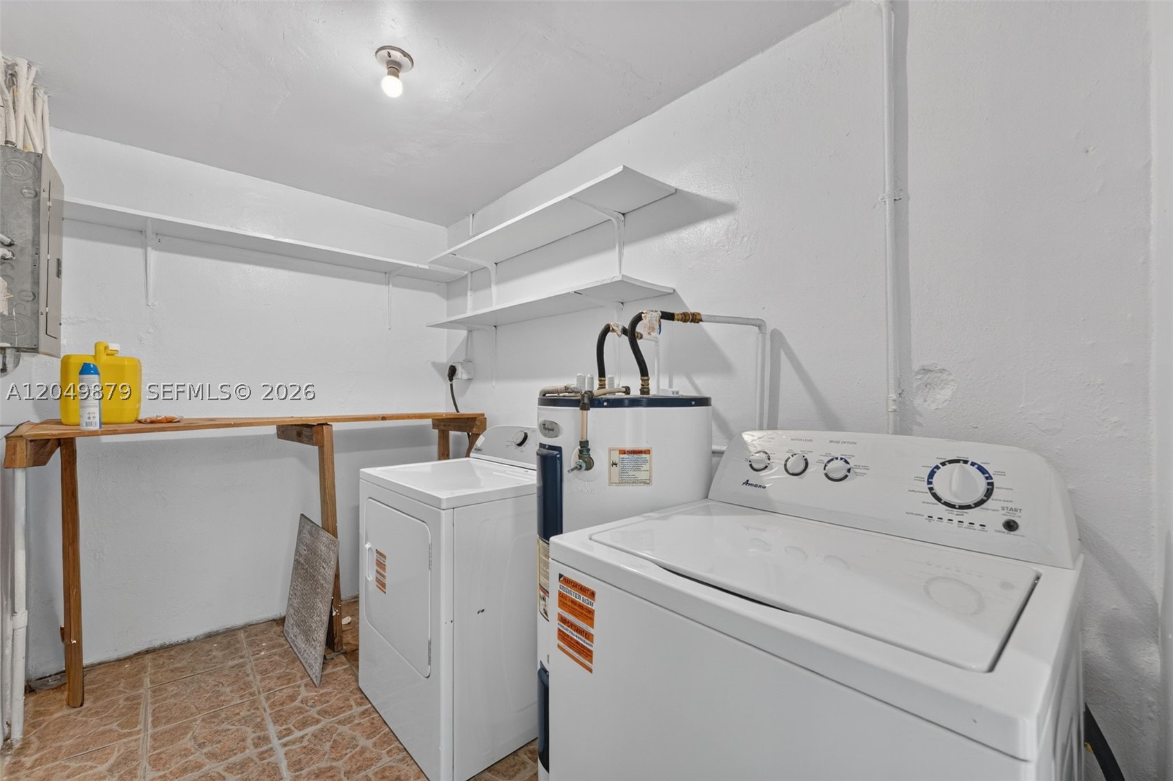 LONG ESTATES - Residential Lease