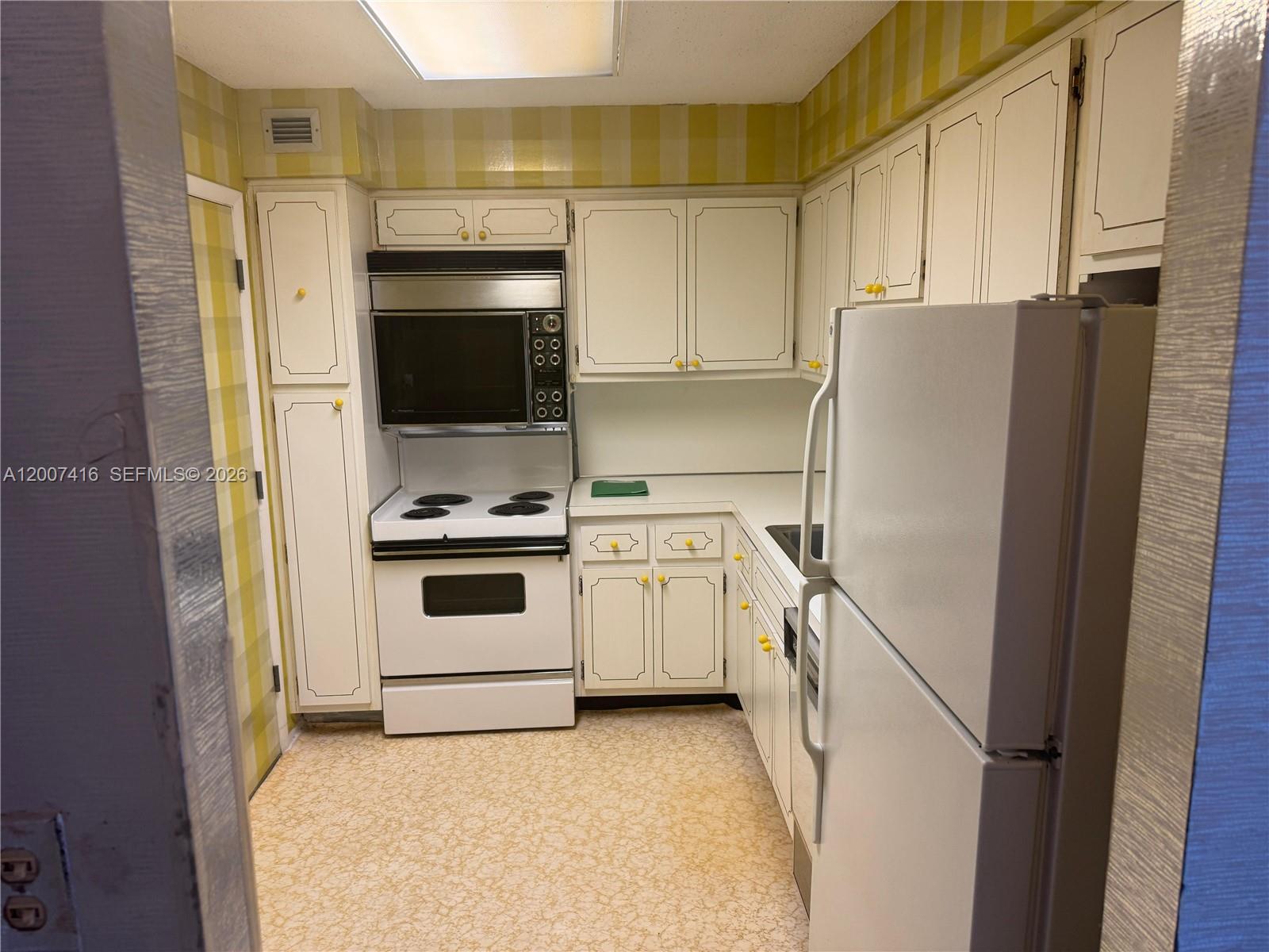 ISLAND TERRACE CONDO - Residential