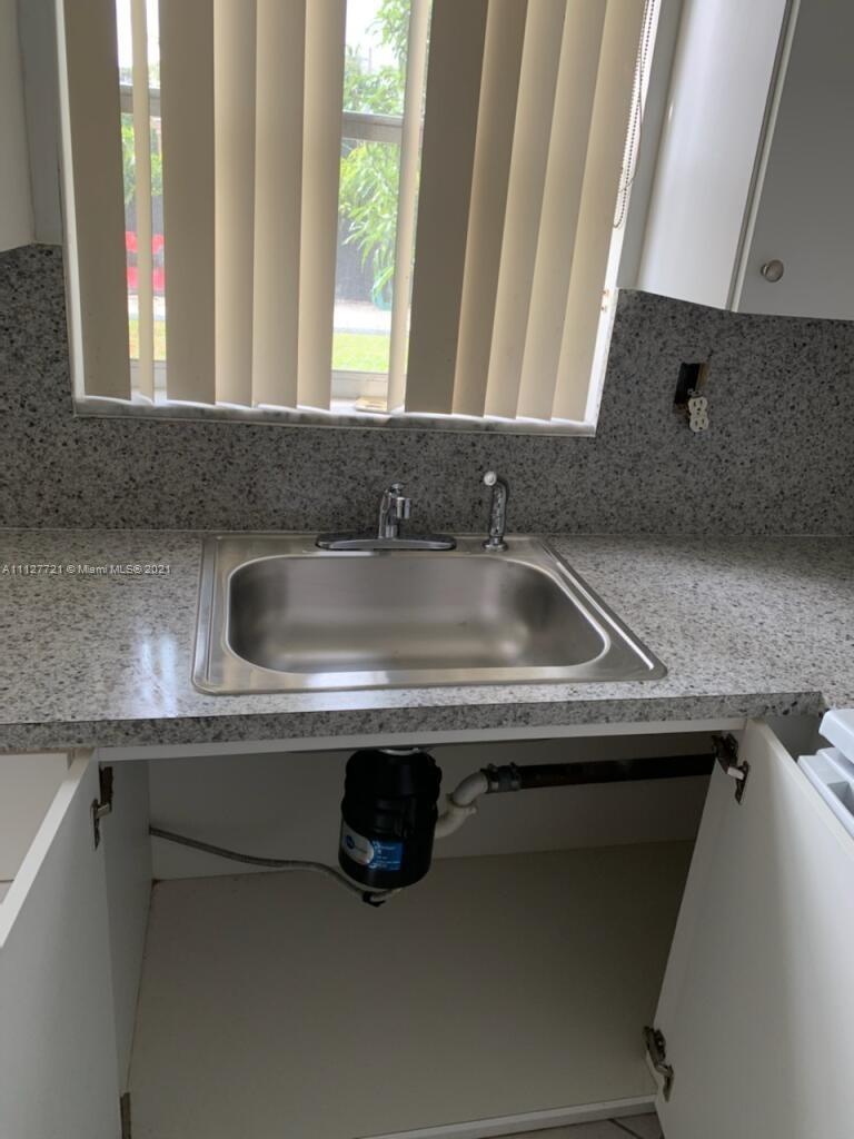LARGUS CONDO - Residential