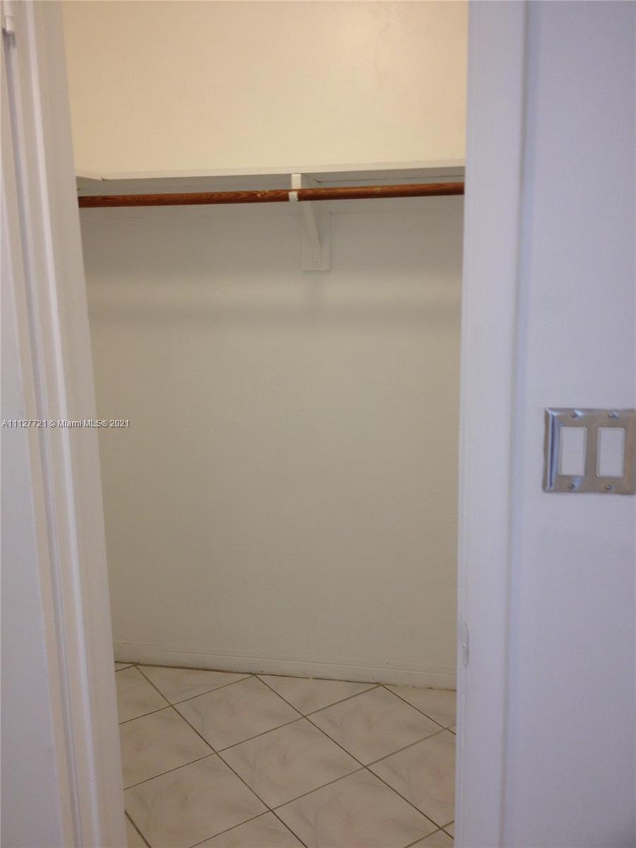 LARGUS CONDO - Residential