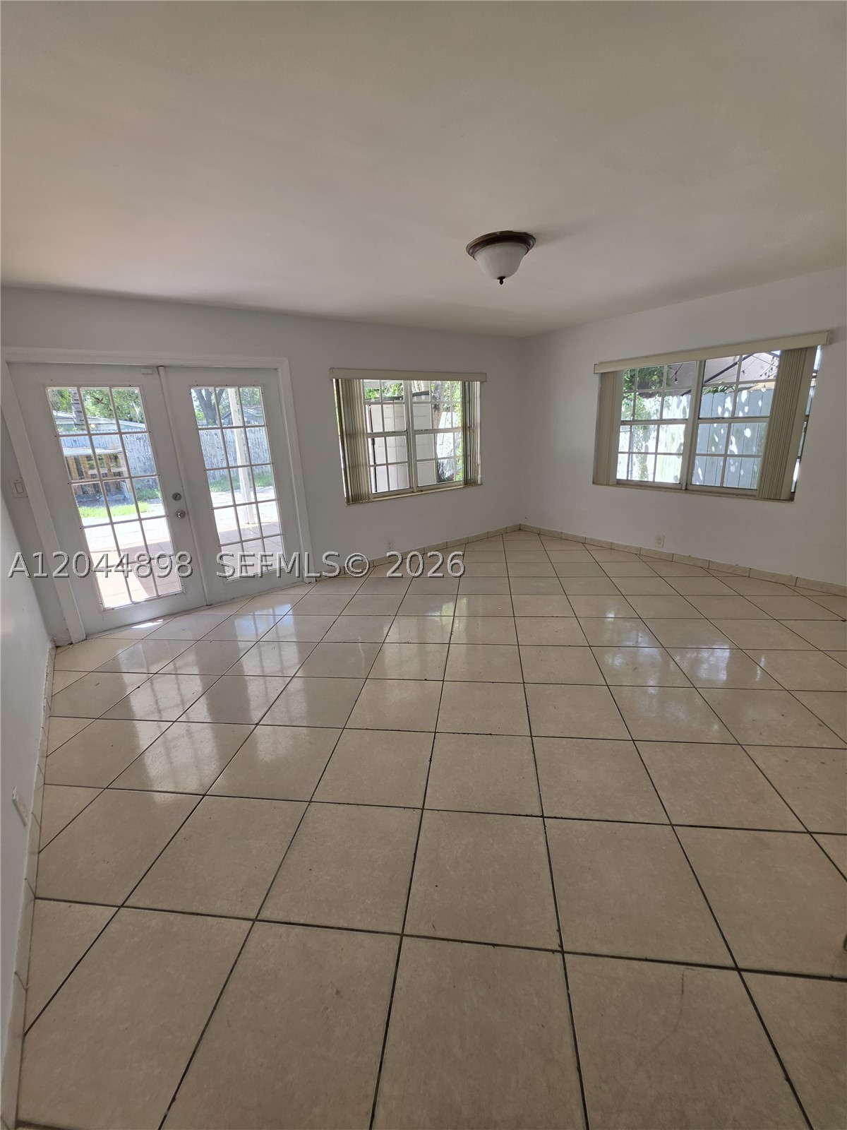 PLAYLAND ESTATES SEC 2 - Residential Lease