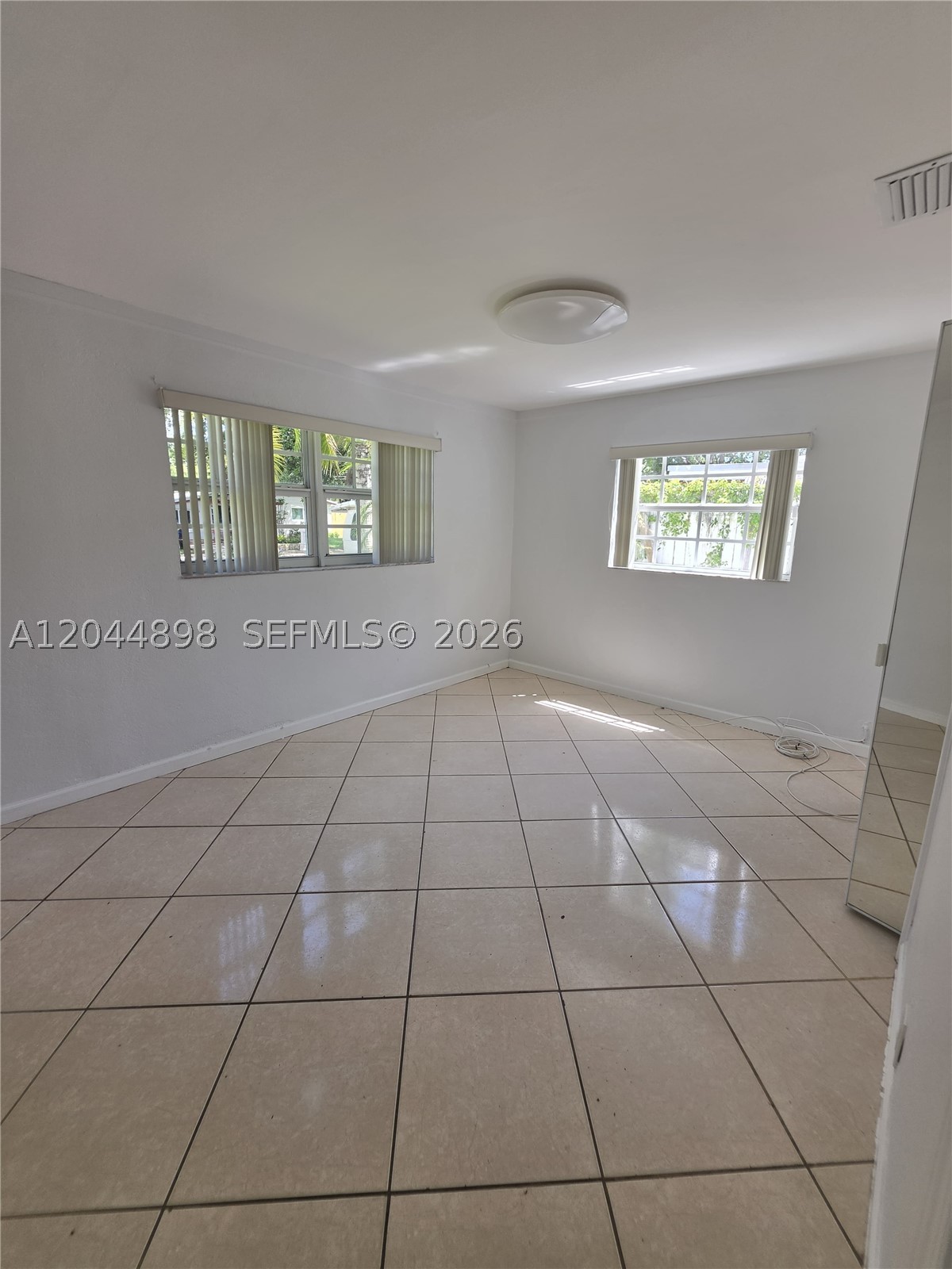 PLAYLAND ESTATES SEC 2 - Residential Lease