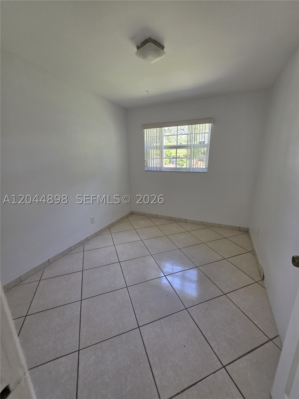 PLAYLAND ESTATES SEC 2 - Residential Lease