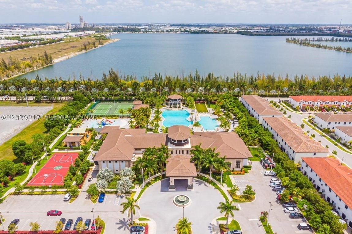 APEX AT PARK CENTRAL COND - Residential Lease