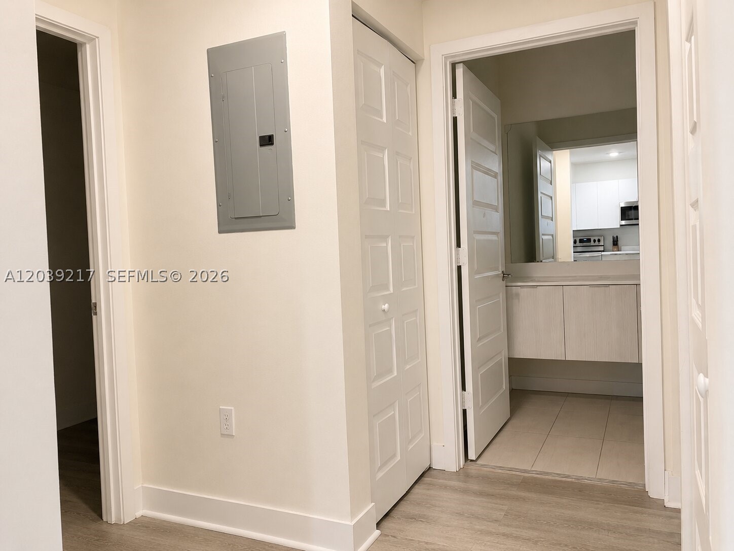 APEX AT PARK CENTRAL COND - Residential Lease