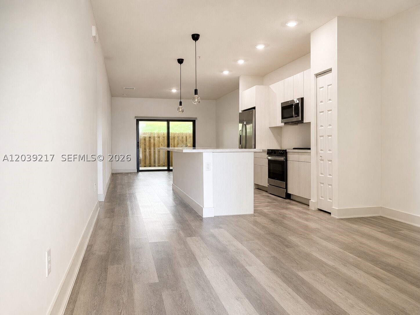 APEX AT PARK CENTRAL COND - Residential Lease