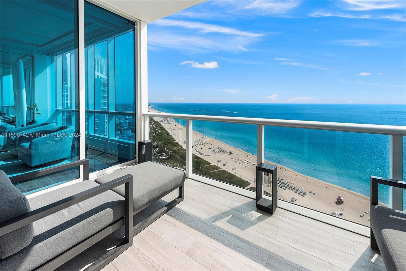 CONTINUUM ON SOUTH BEACH - Residential