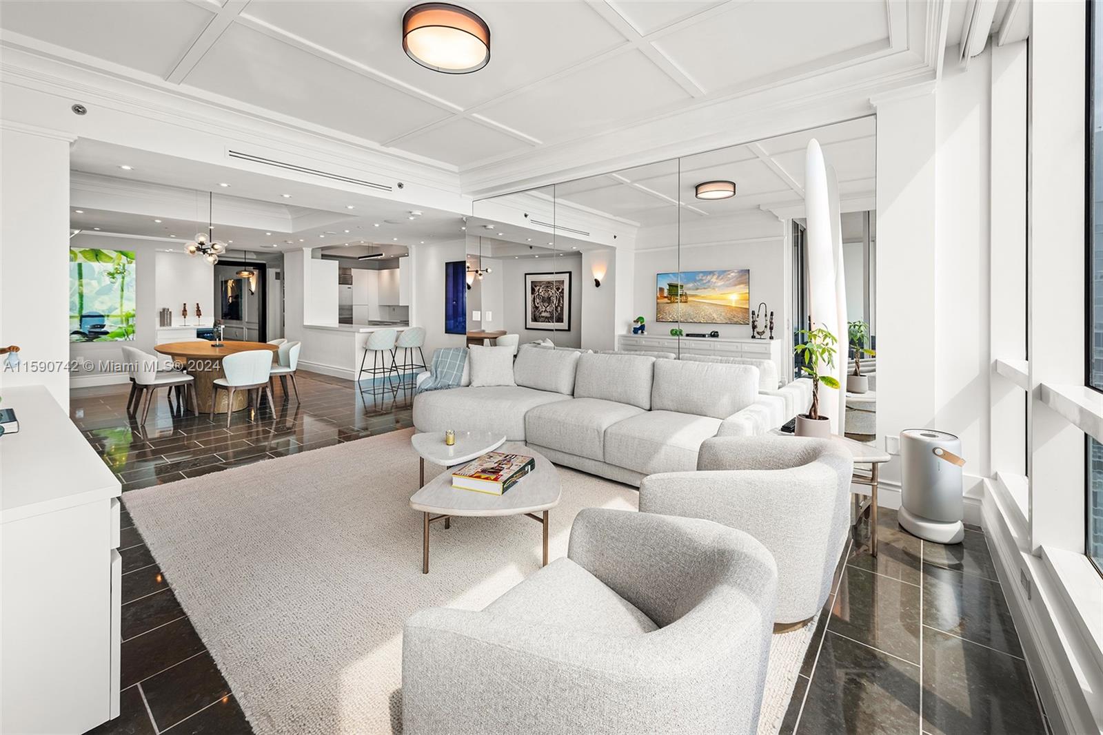 CONTINUUM ON SOUTH BEACH - Residential