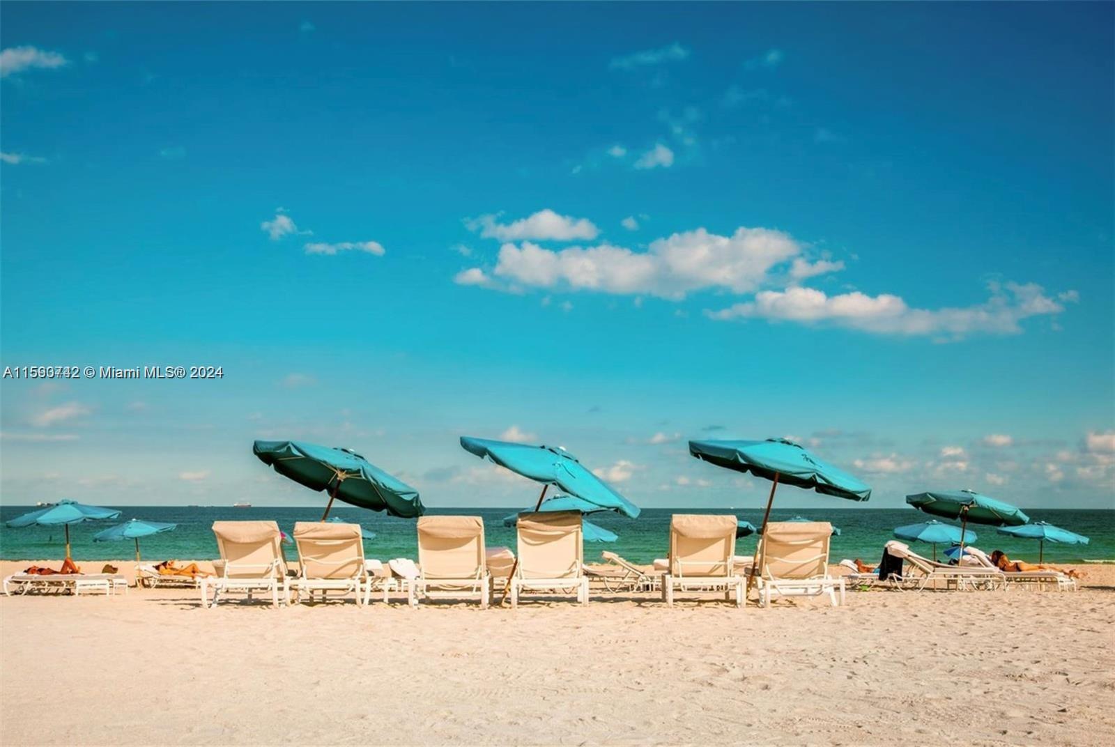 CONTINUUM ON SOUTH BEACH - Residential