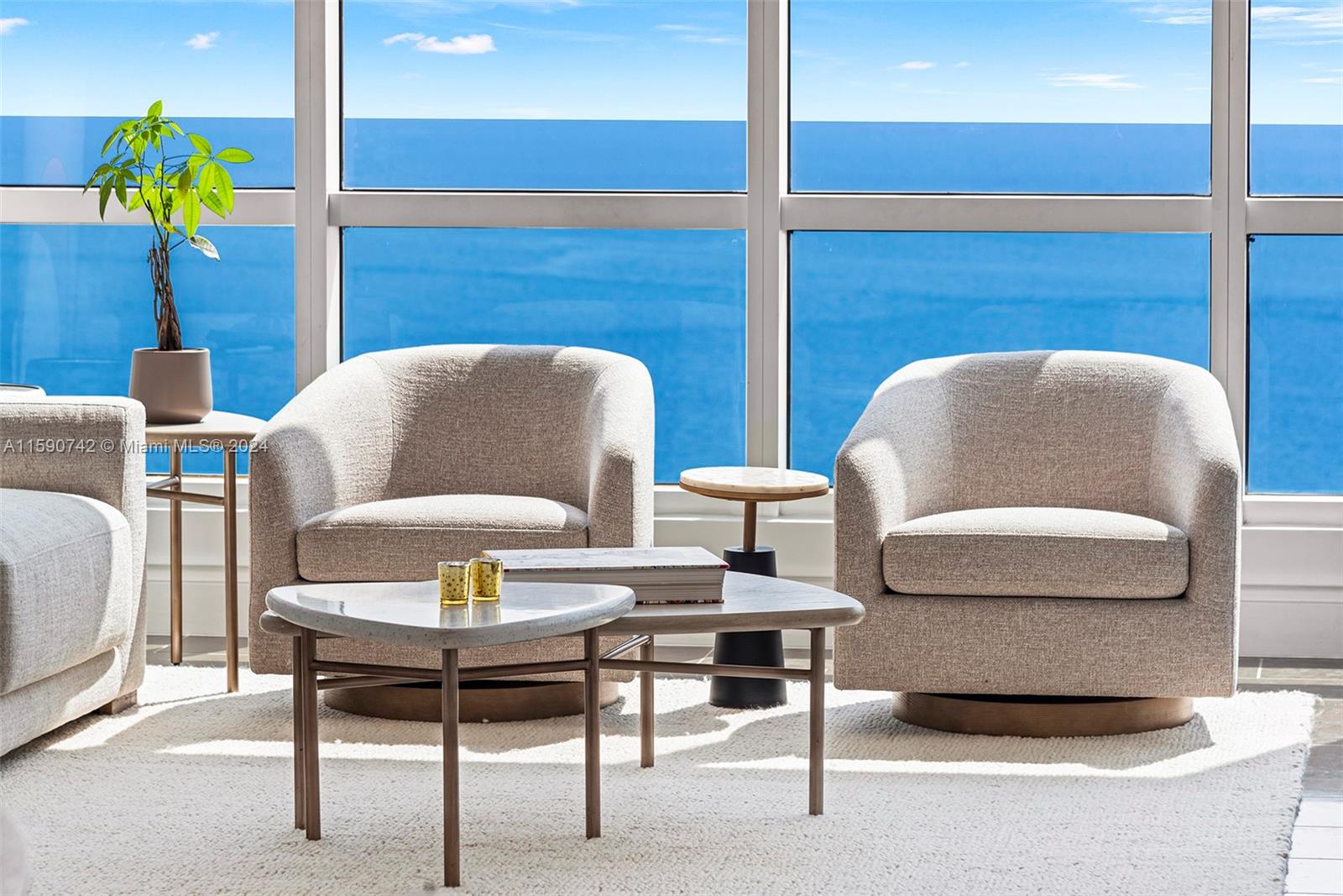 CONTINUUM ON SOUTH BEACH - Residential