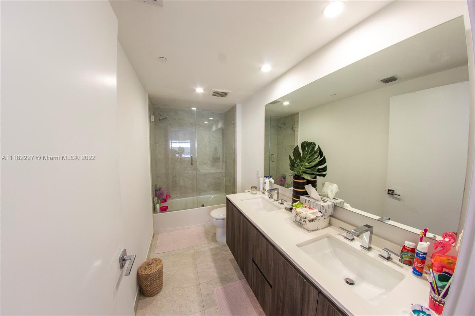 ARIA ON THE BAY CONDO - Residential