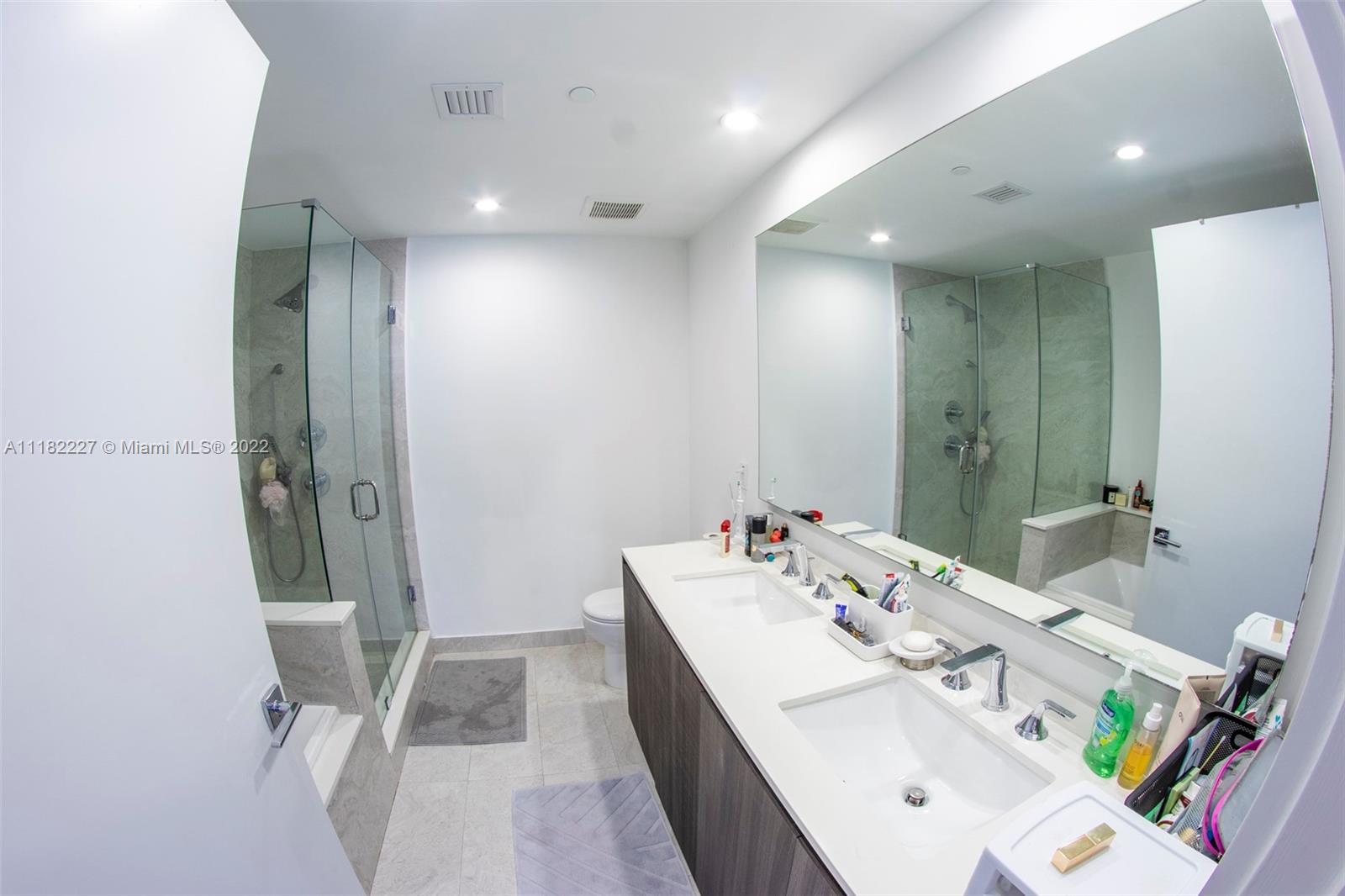 ARIA ON THE BAY CONDO - Residential