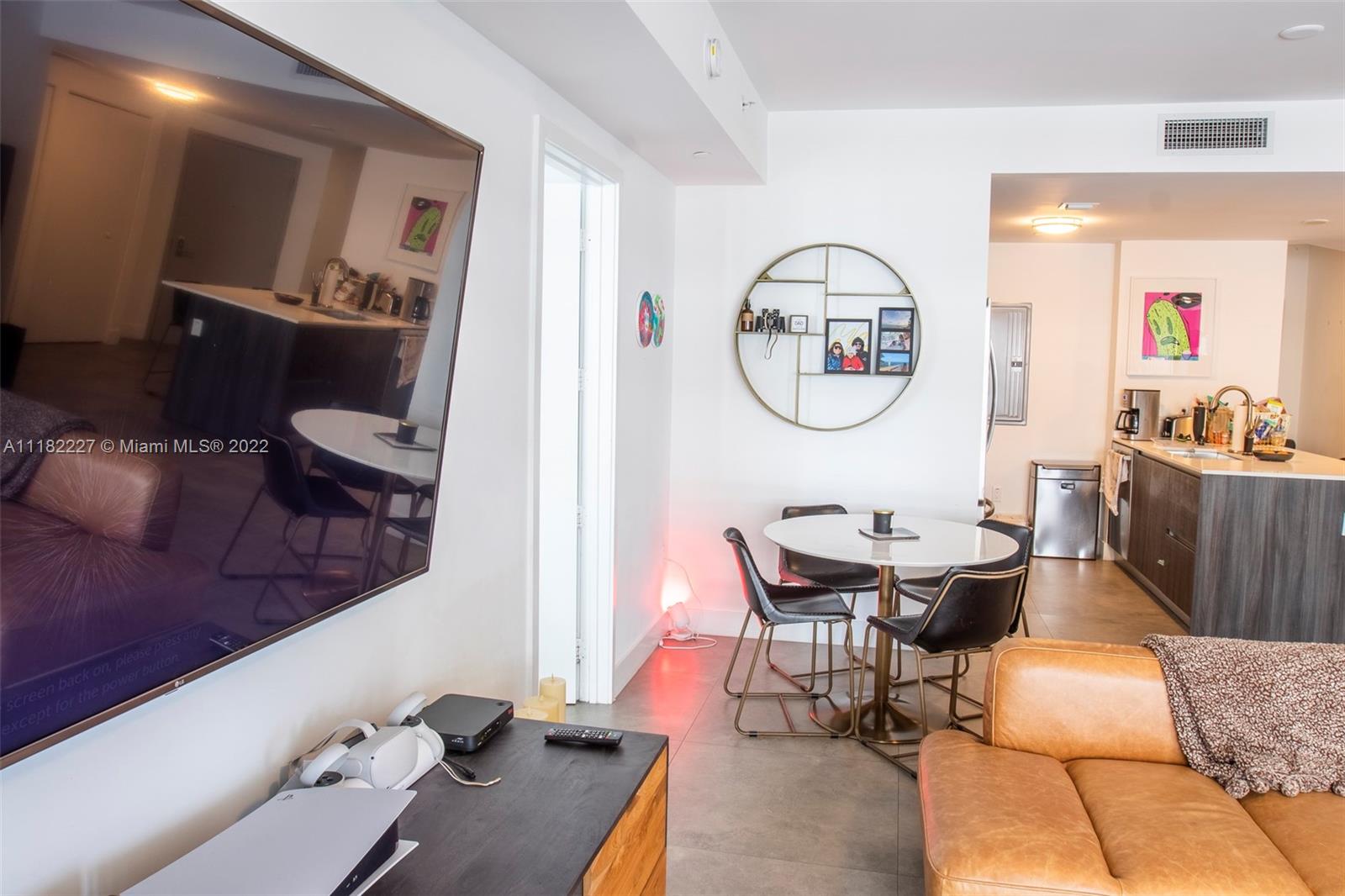 ARIA ON THE BAY CONDO - Residential