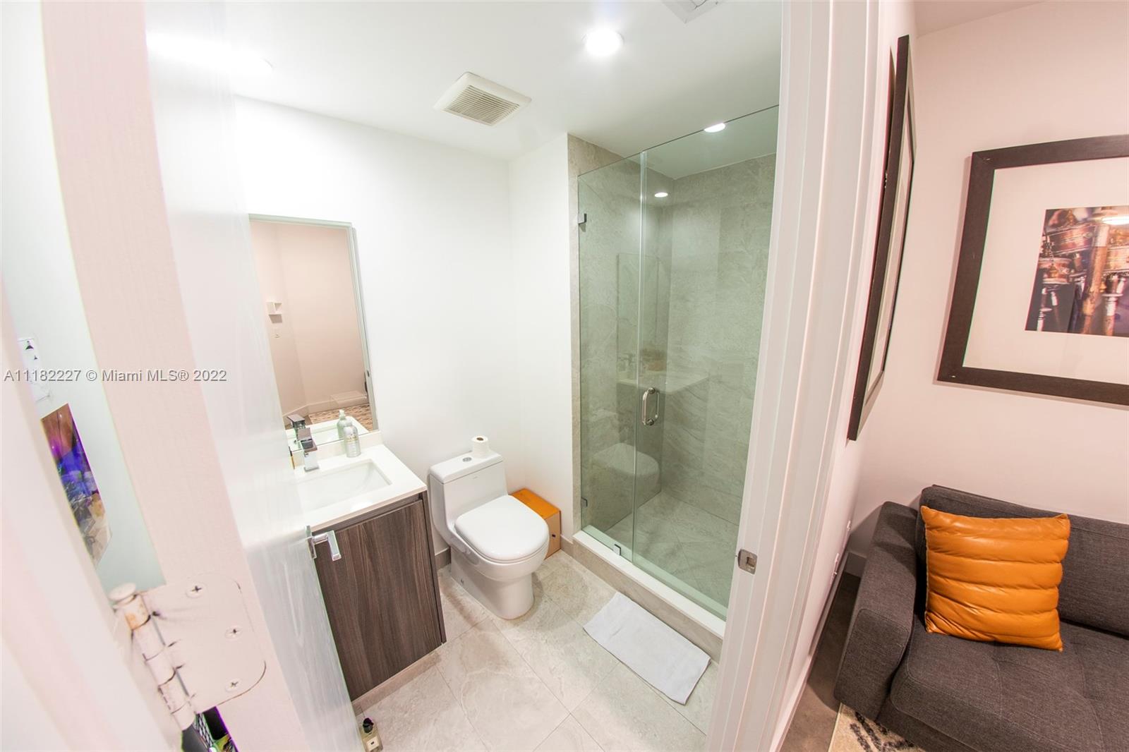 ARIA ON THE BAY CONDO - Residential