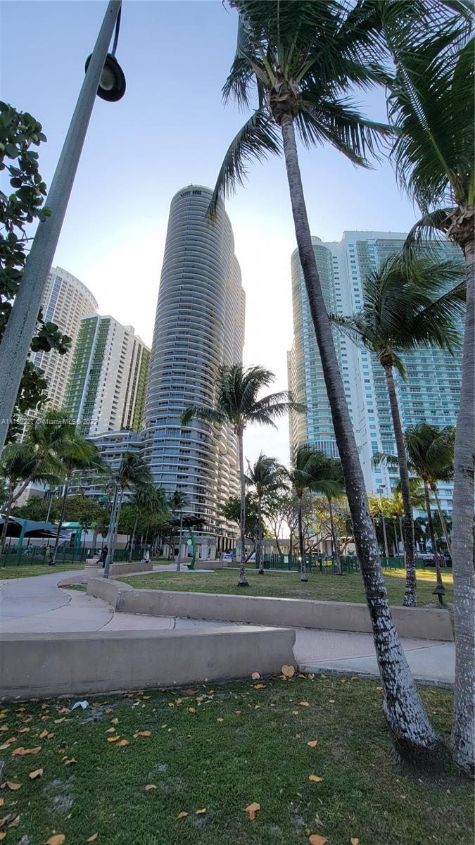 ARIA ON THE BAY CONDO - Residential